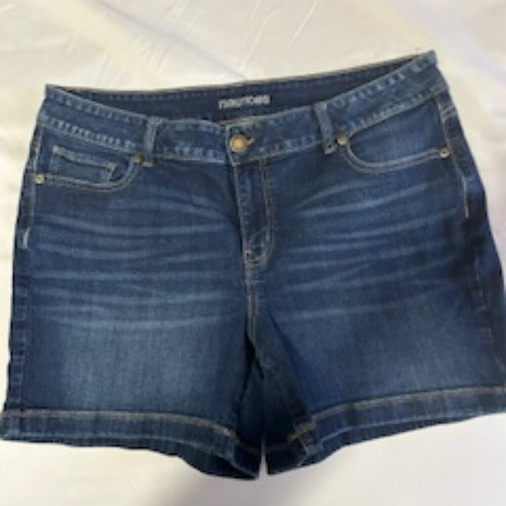Maurices jean shorts size 18